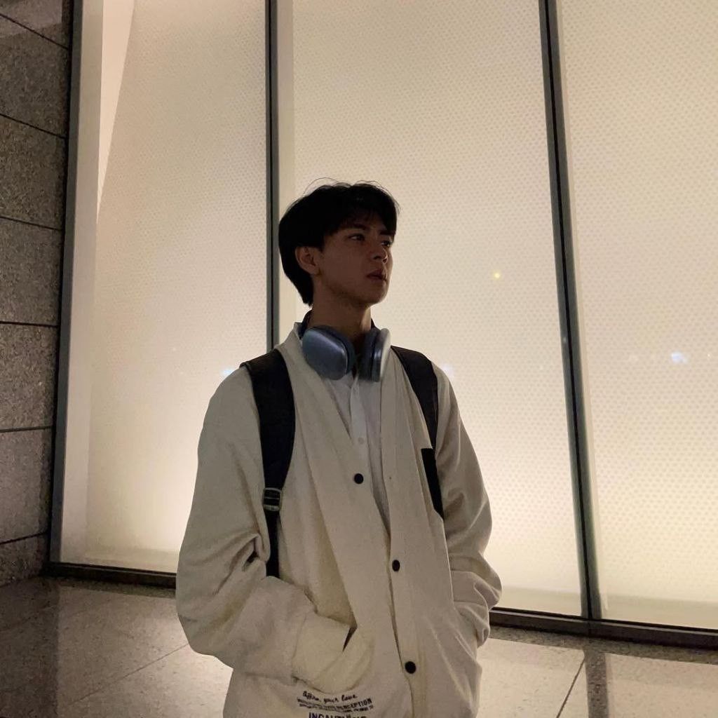 A moment captured by Xue Jun (SEVEN TO EIGHT)'s fan