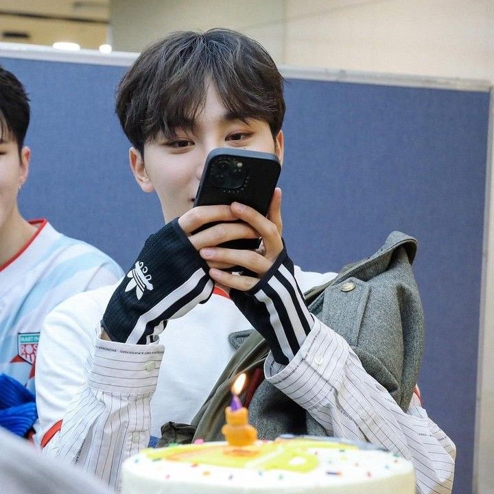 A moment captured by Seungkwan (SEVENTEEN)'s fan