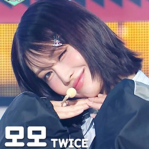 Momen yang diabadikan oleh penggemar Momo (TWICE)