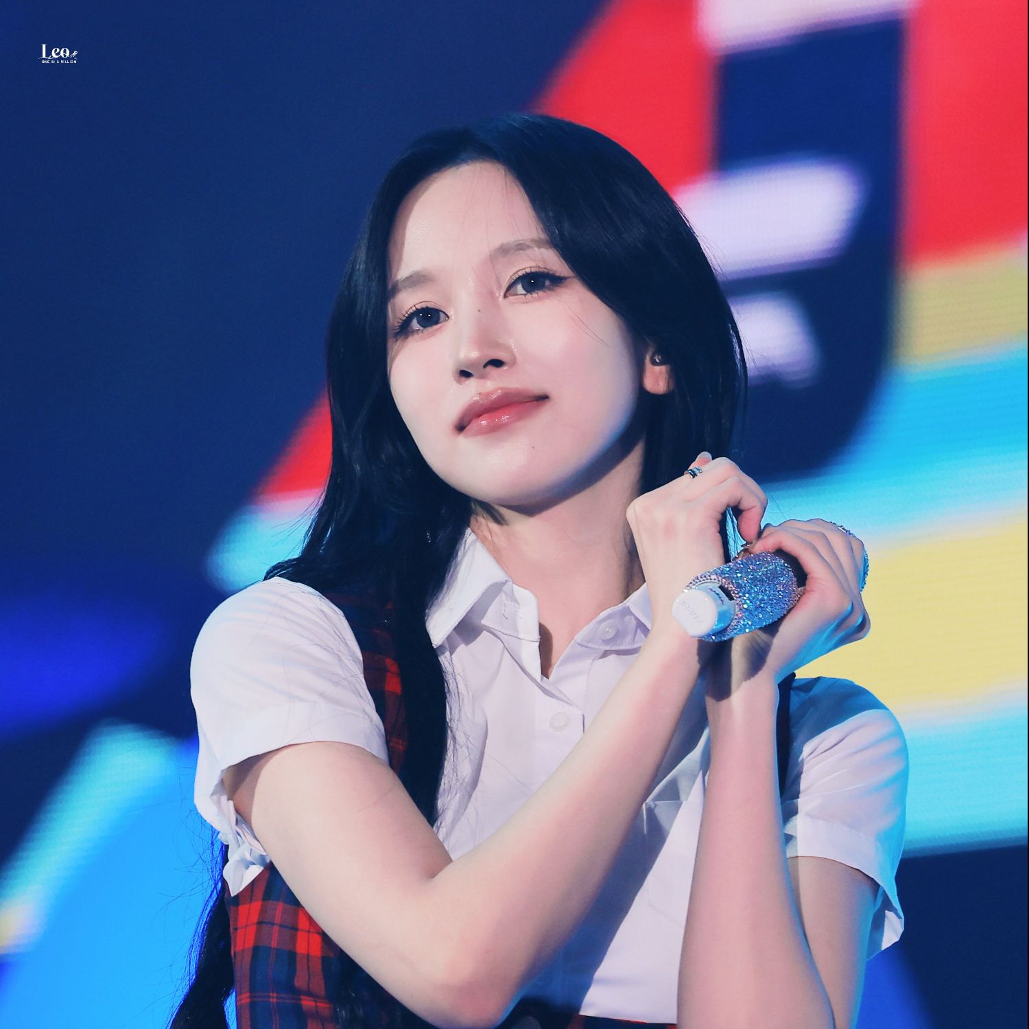 Momen yang diabadikan oleh penggemar Mina (TWICE)