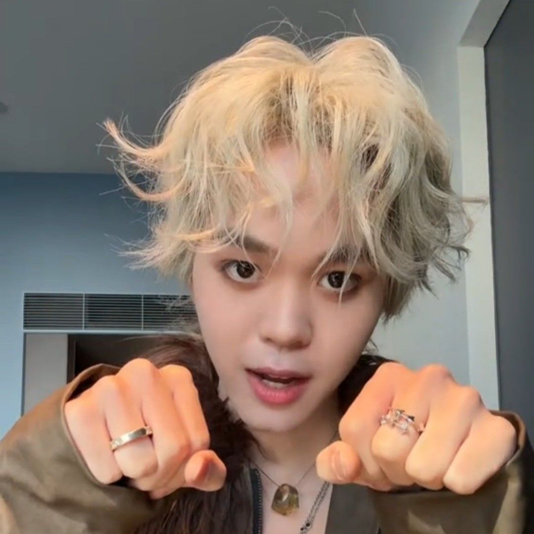 Behind-the-scenes cut of THI-O (NexT1DE)