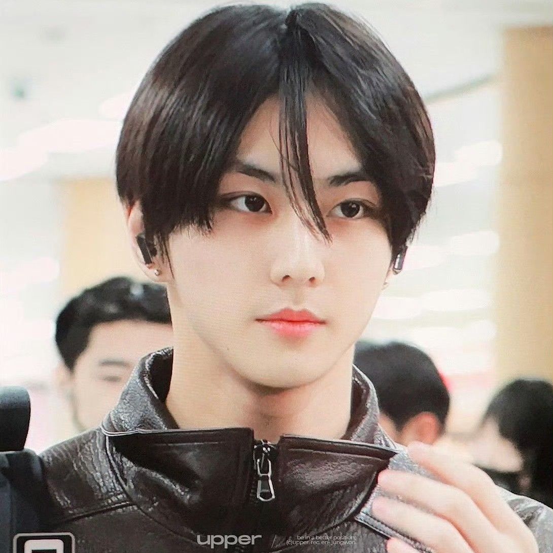 Behind-the-scenes cut of Jungwon (ENHYPEN)