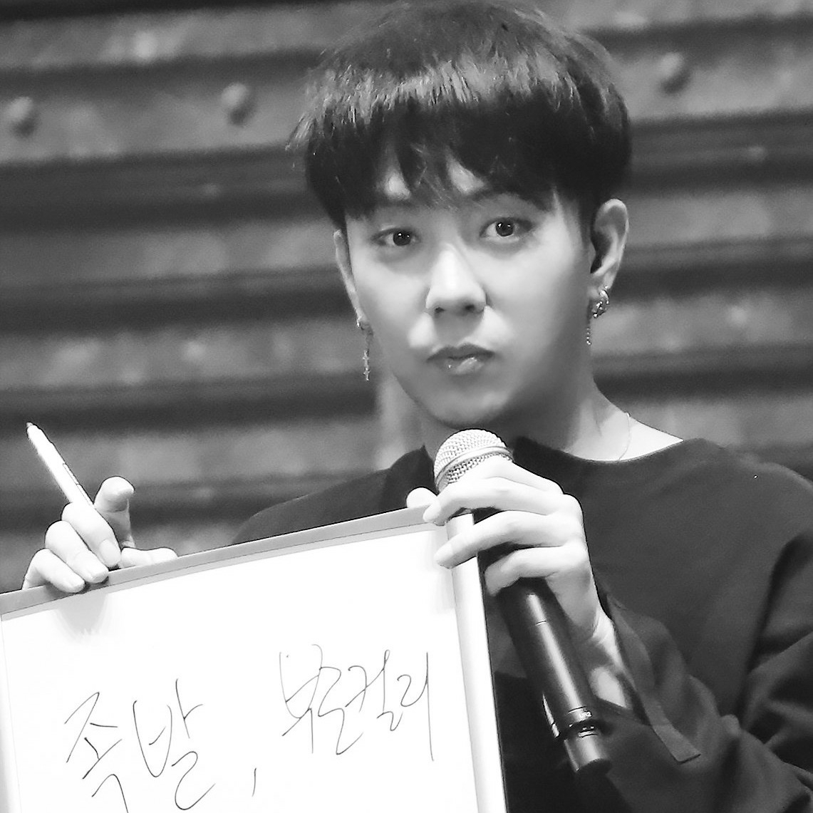 A moment captured by Eun Jiwon (SECHSKIES)'s fan