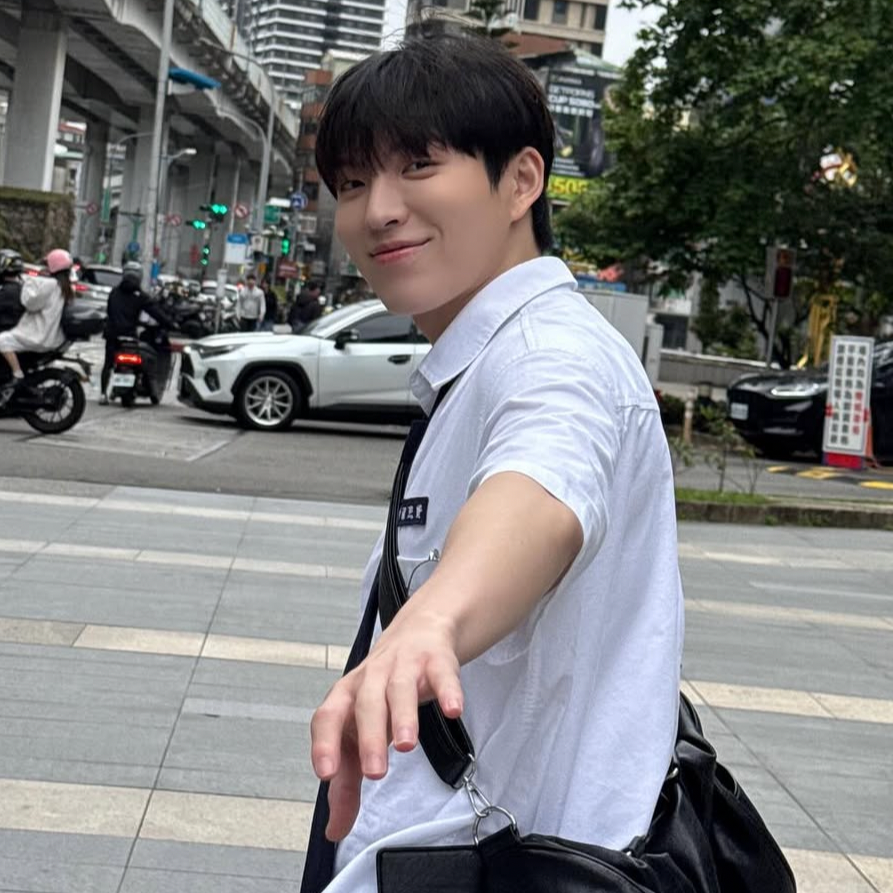 A moment captured by HEECHAN (DKB)'s fan