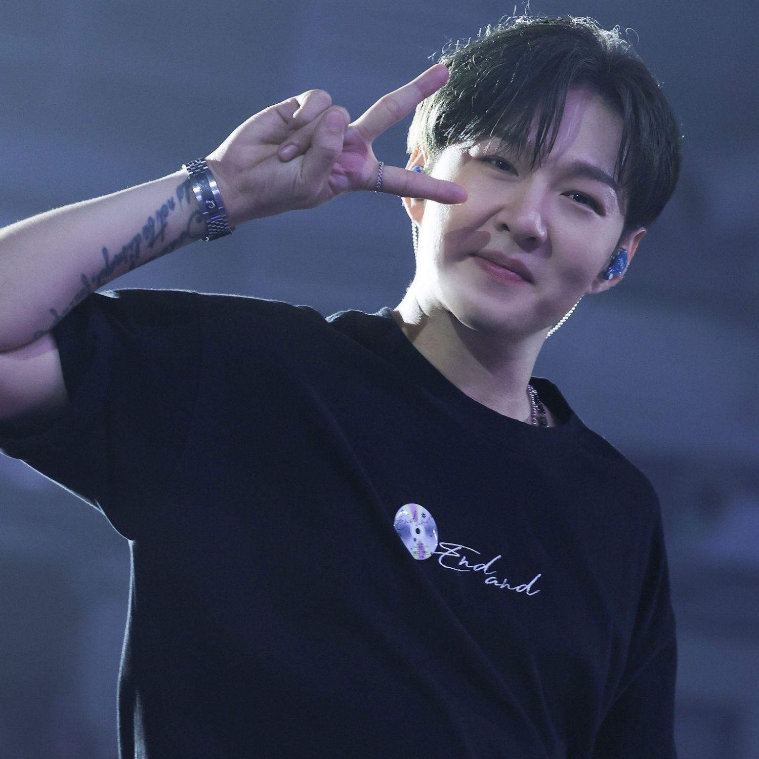 Behind-the-scenes cut of Lee Changsub (BTOB)