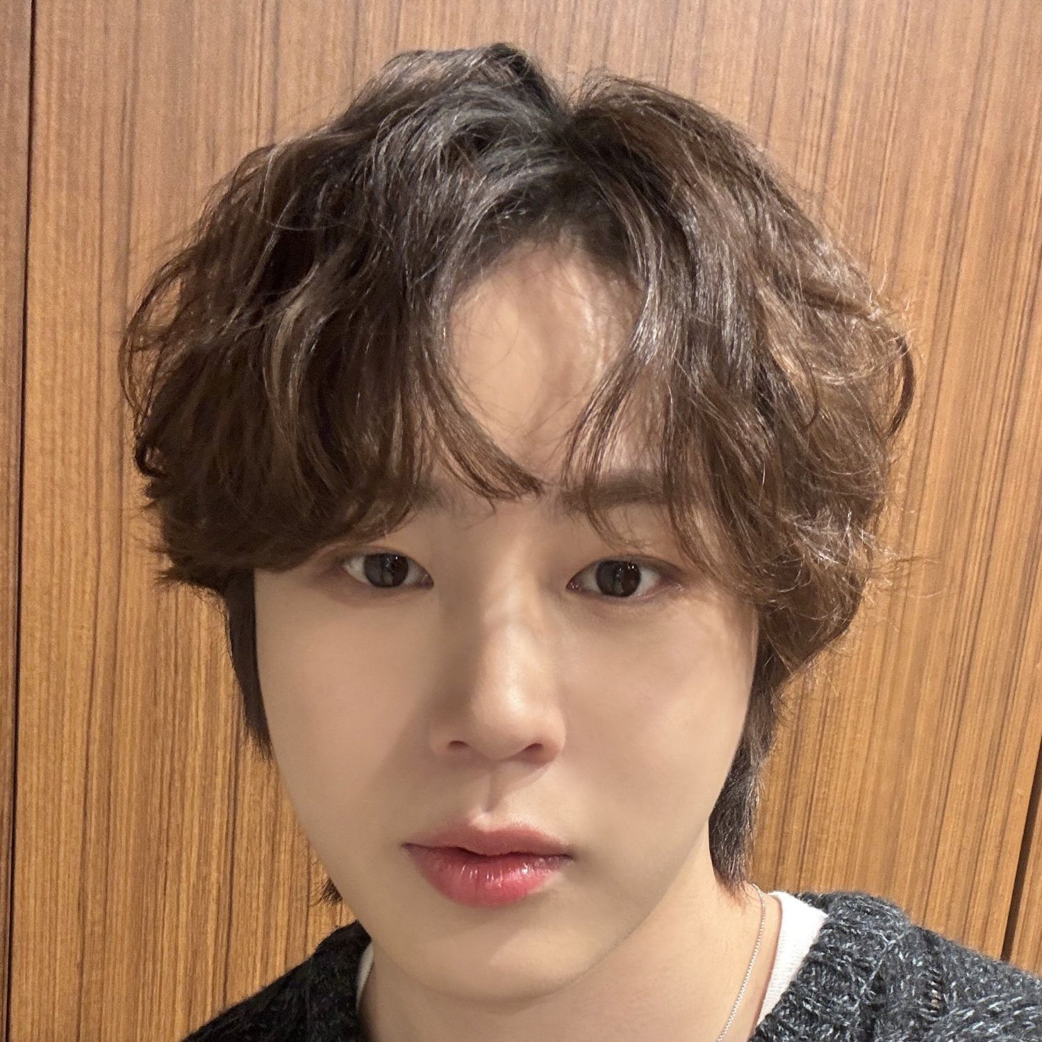 A moment captured by Ha Sungwoon's fan