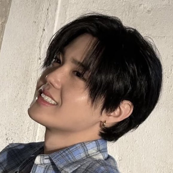 Behind-the-scenes cut of Doyoung (TREASURE)