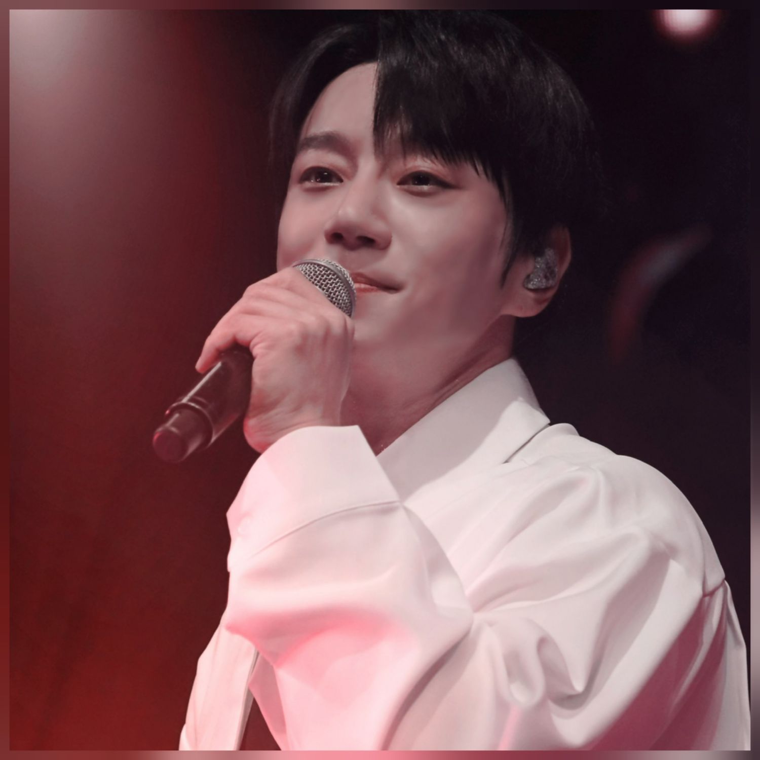 A moment captured by Hwang Chiyeol's fan