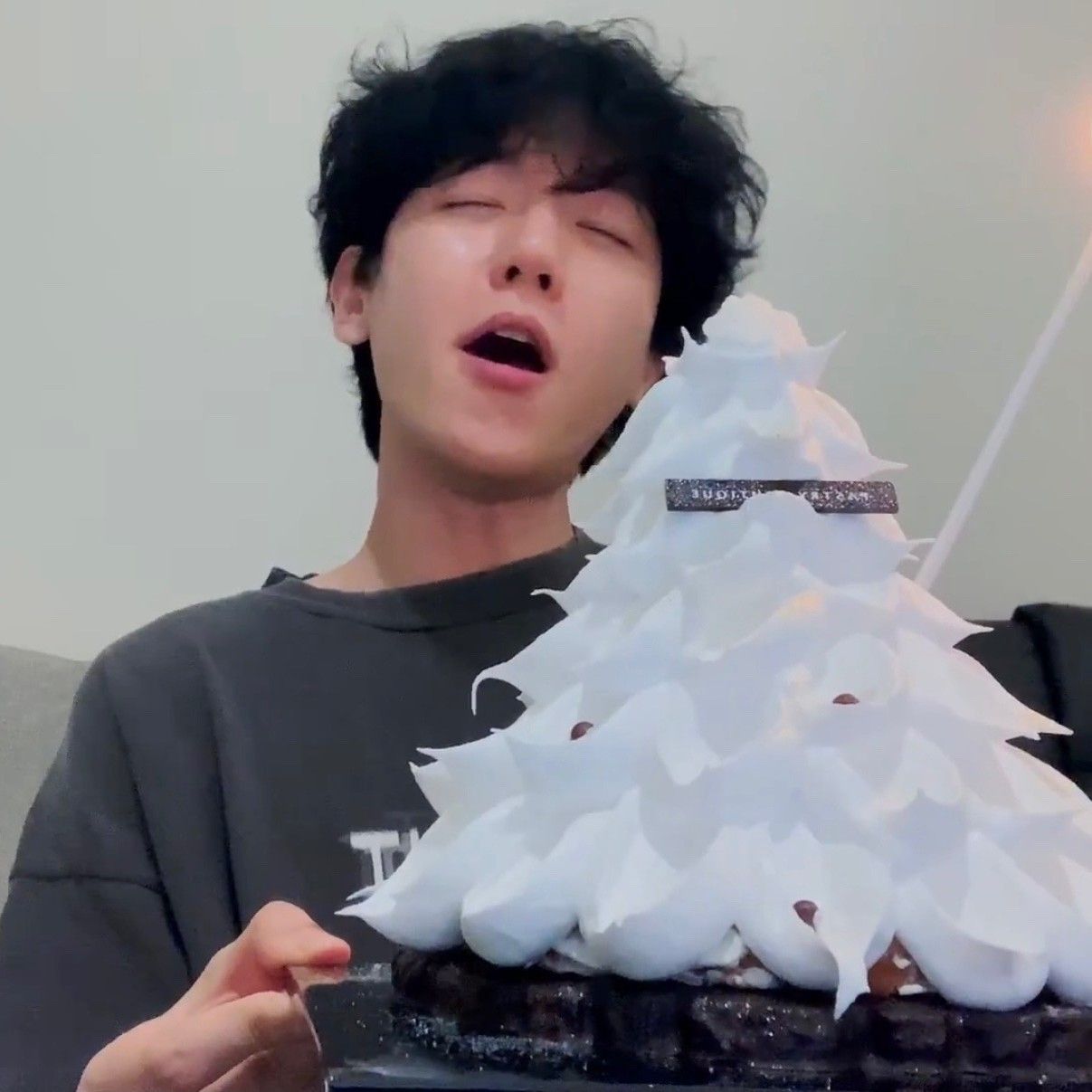 백현 (EXO)의 최신 사진