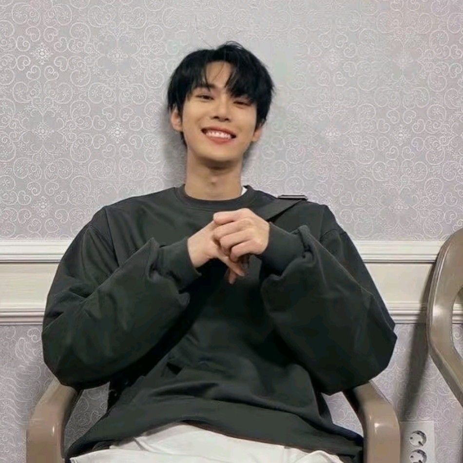 A moment captured by Doyoung (NCT 127)'s fan
