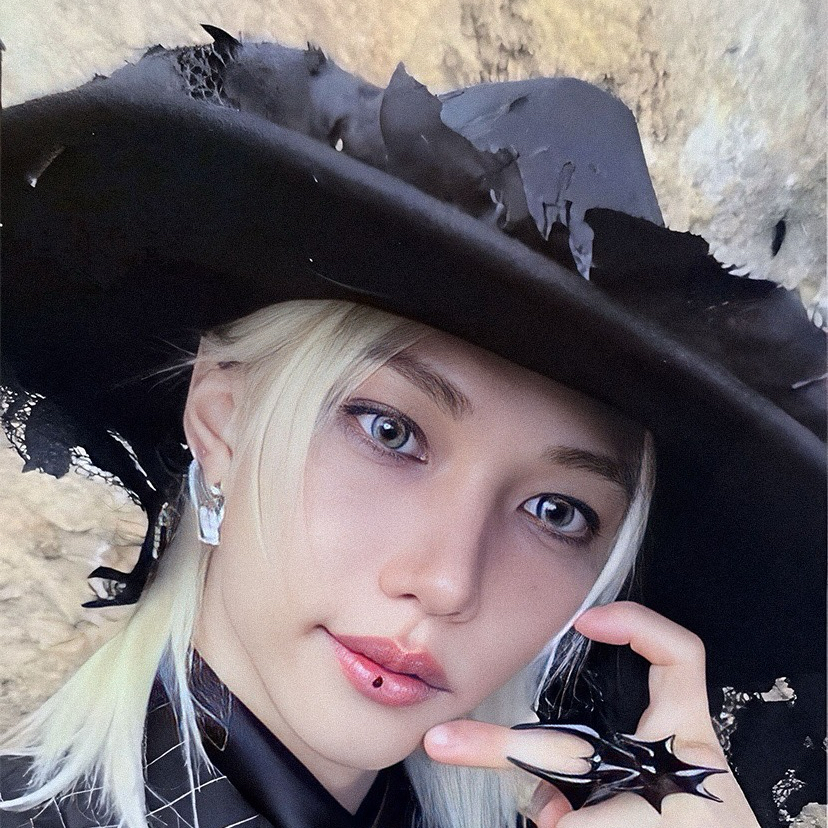 Latest photo of Felix (Stray Kids)