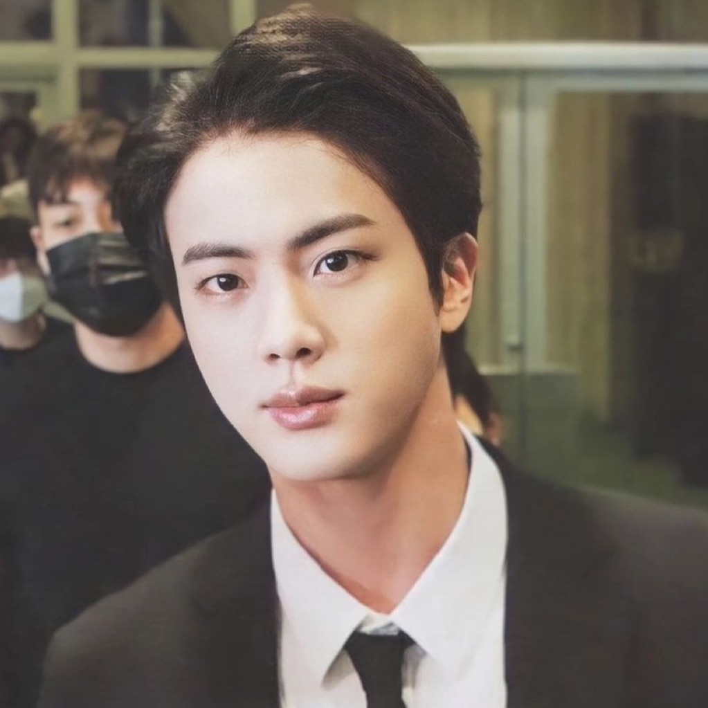 Jin (防弹少年团)的最新活动照片