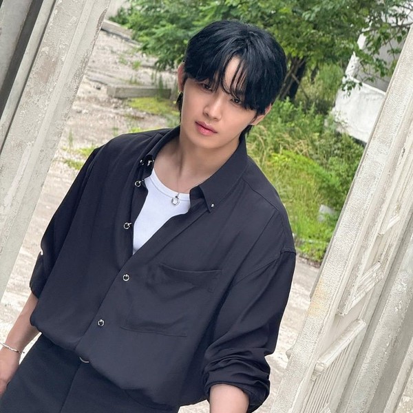Signature photo of Lim Hyunsik (BTOB) capturing their charm