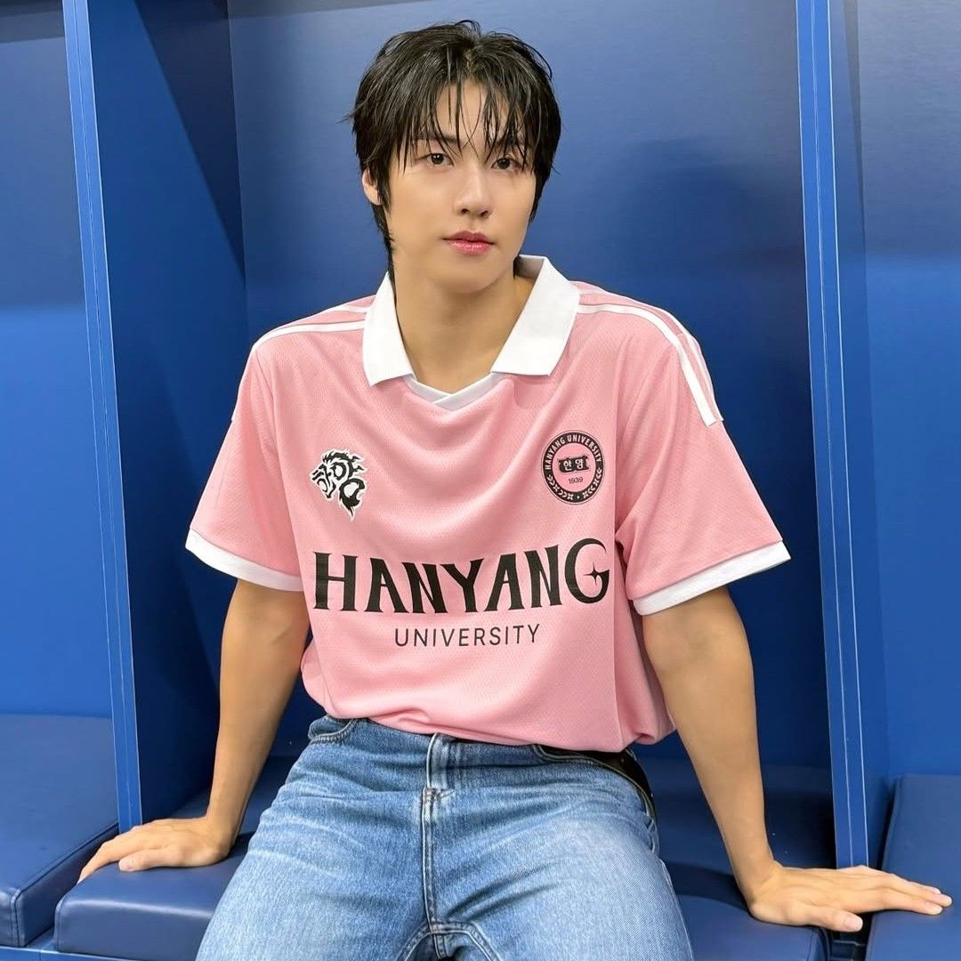 Recent activity shot of Lee Seunghyup (N.Flying)