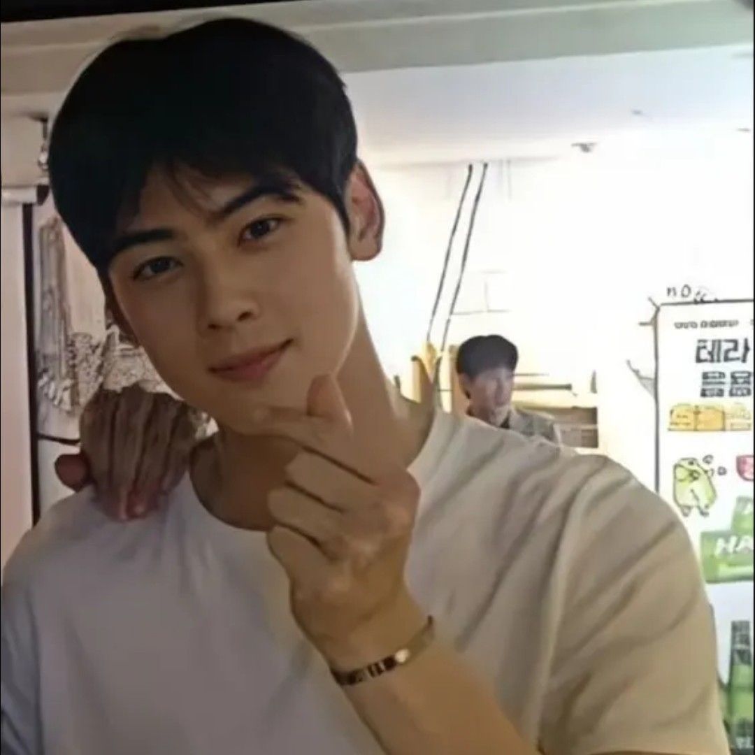 Latest photo of Eunwoo (ASTRO)