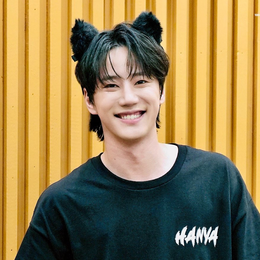 Behind-the-scenes cut of Lee Junyoung