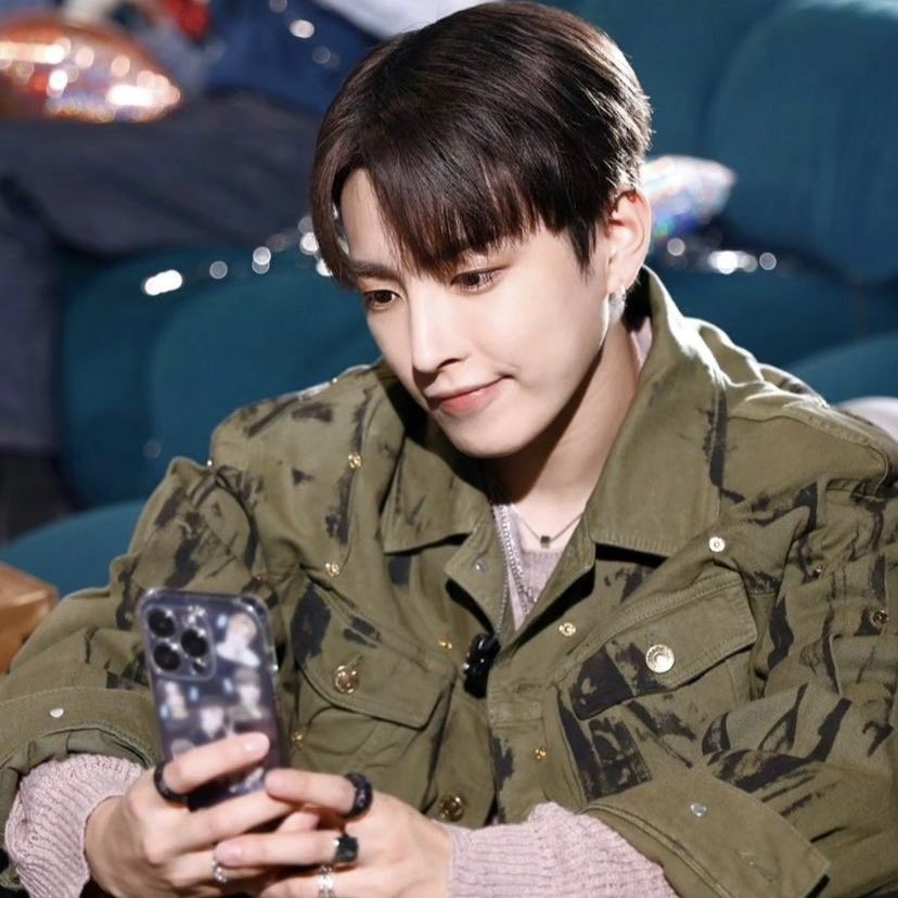 Foto aktivitas terbaru ATEEZ