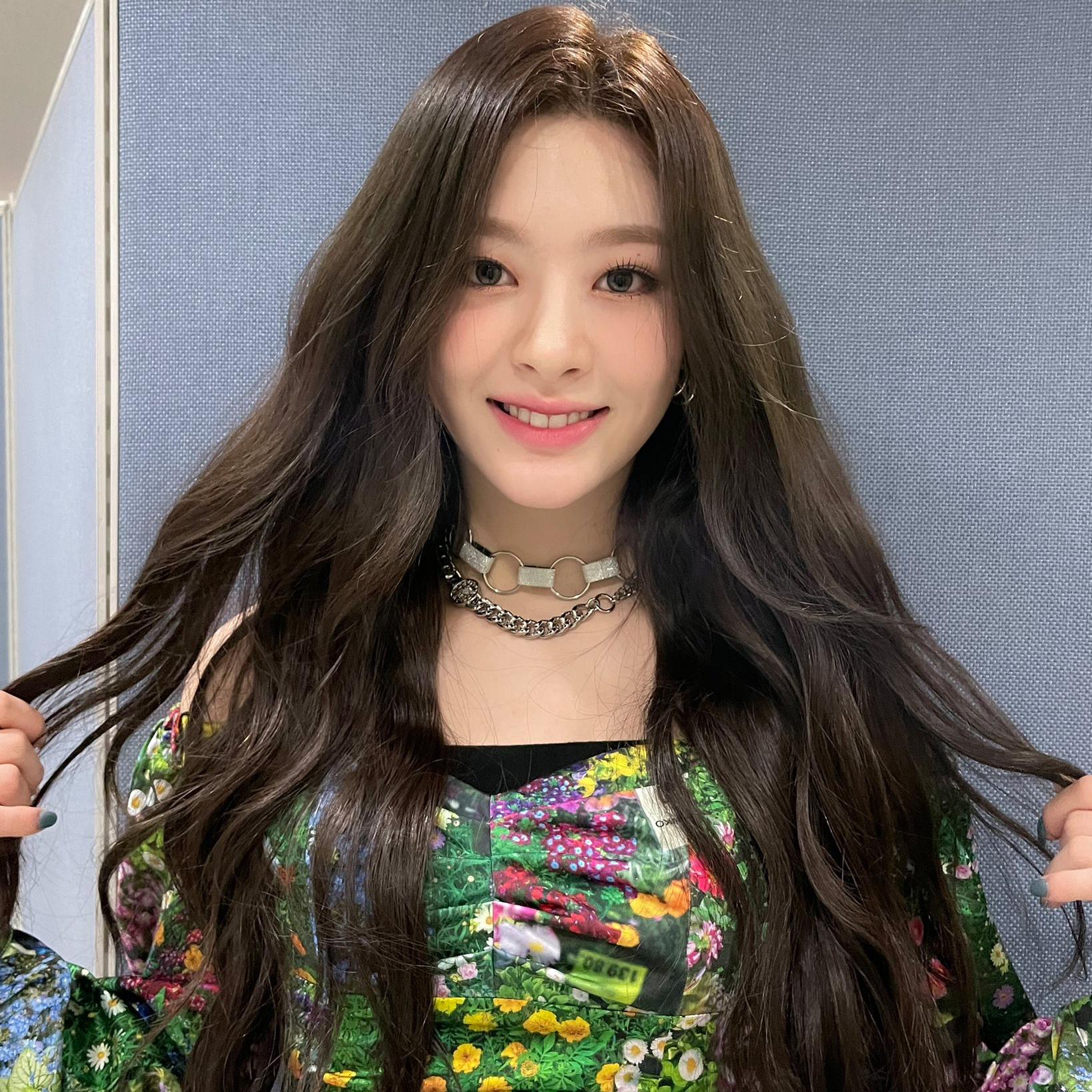 Recent activity shot of Seeun (STAYC)