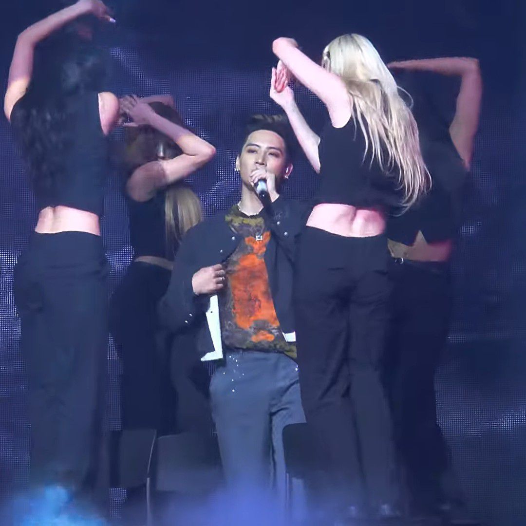 Latest photo of JAY B (GOT7)