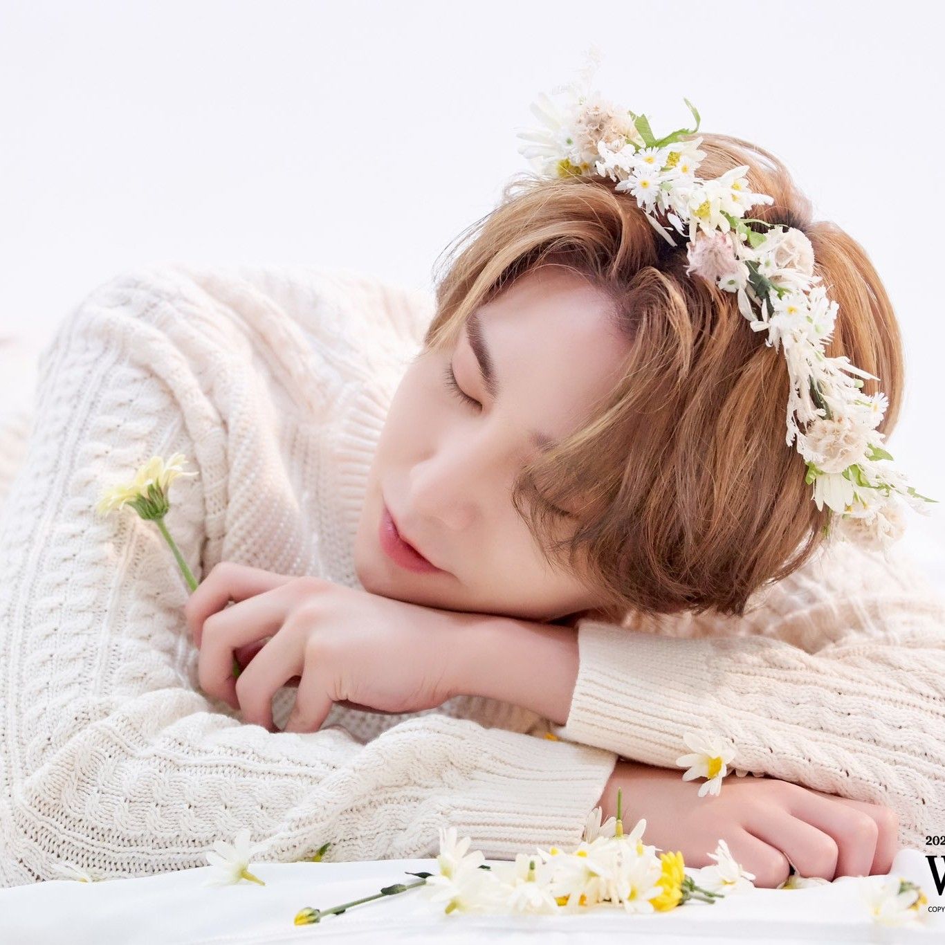 Recent activity shot of Shinwon (PENTAGON)