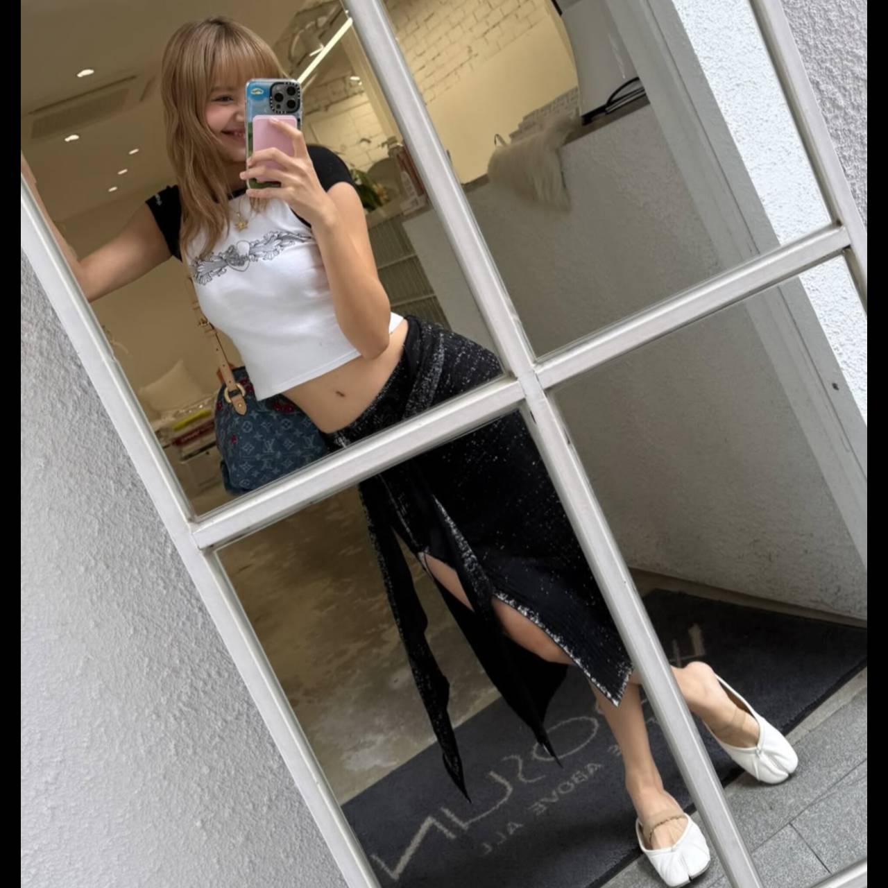 Lisa (BLACKPINK)的最新照片