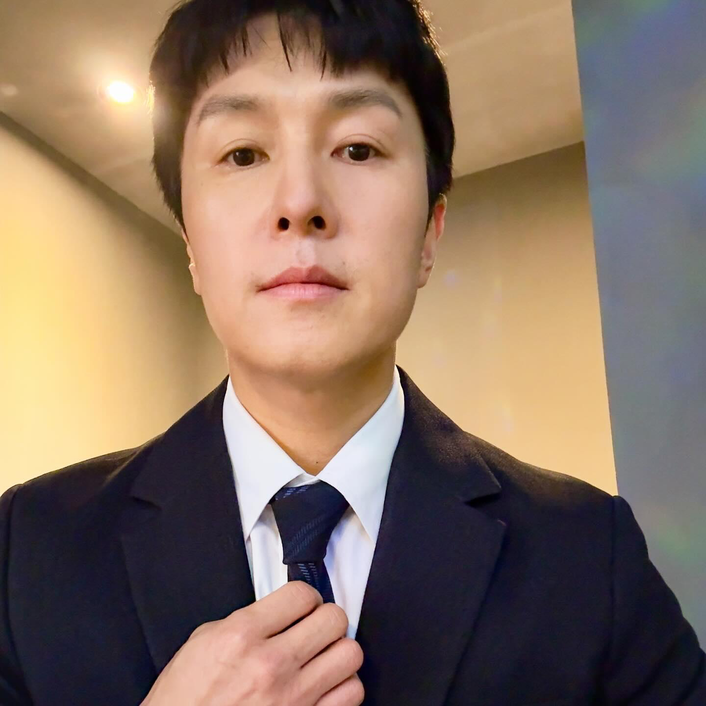 Behind-the-scenes cut of Kim Dongwan (SHINHWA)