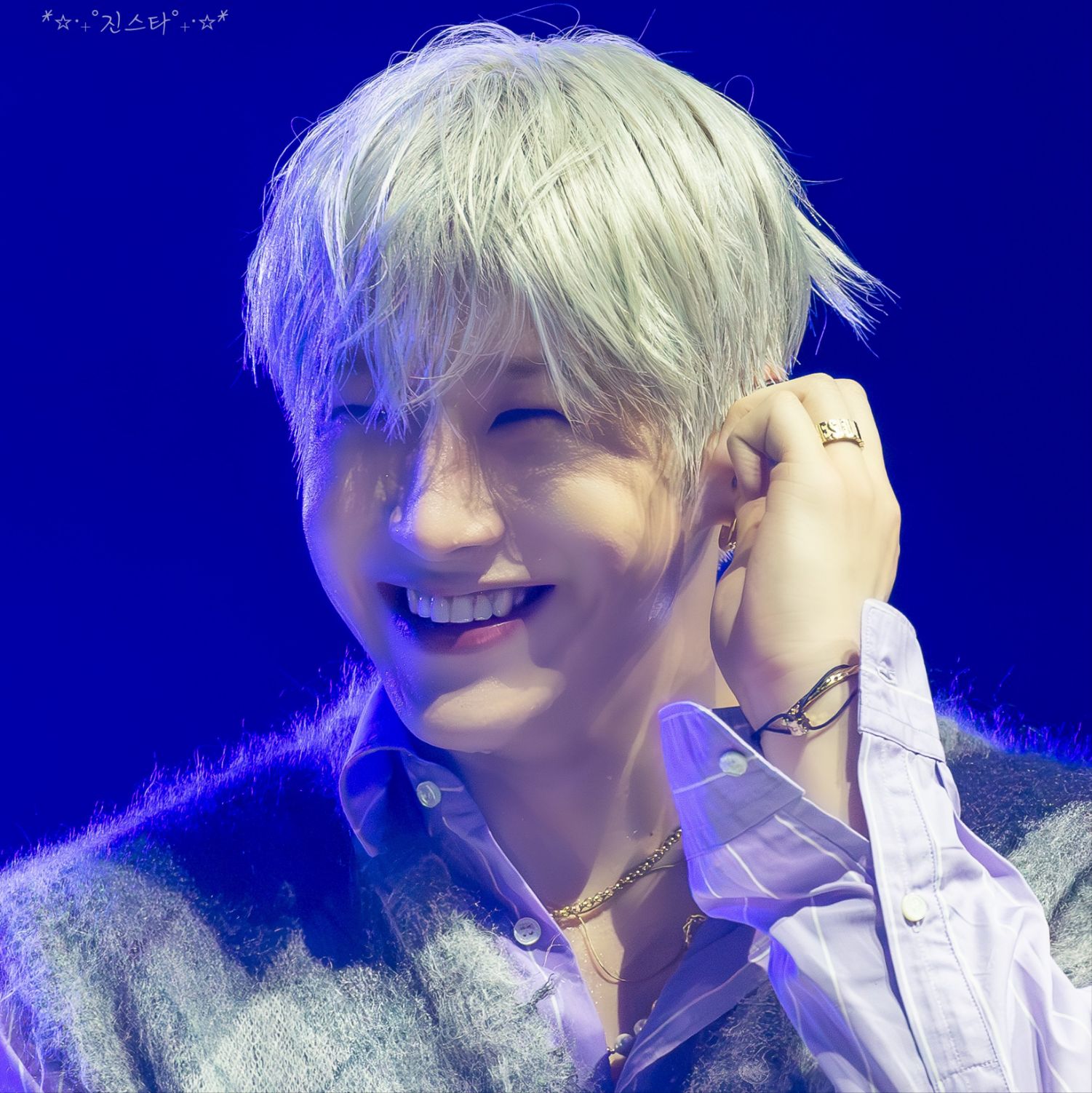 Latest photo of Jinjin (ASTRO)