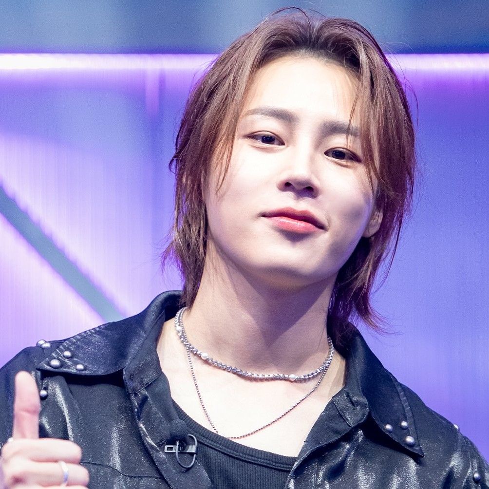 Recent activity shot of Ha Sungwoon