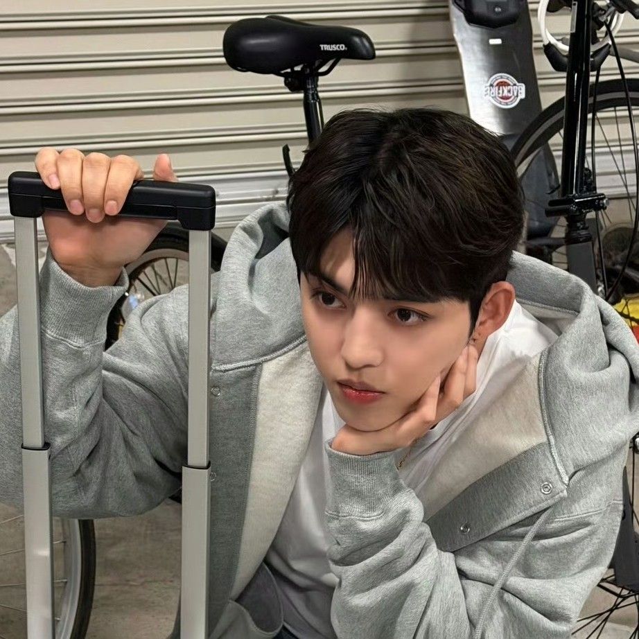 Recent activity shot of S.Coups (SEVENTEEN)