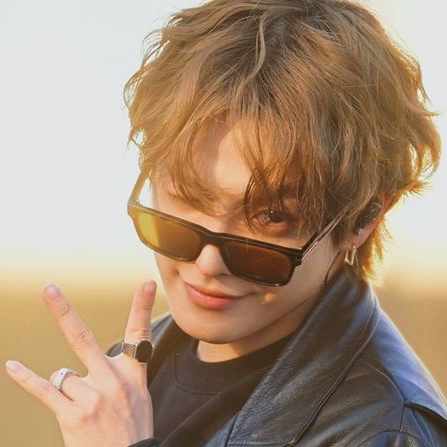 弘中 (ATEEZ)的最新照片