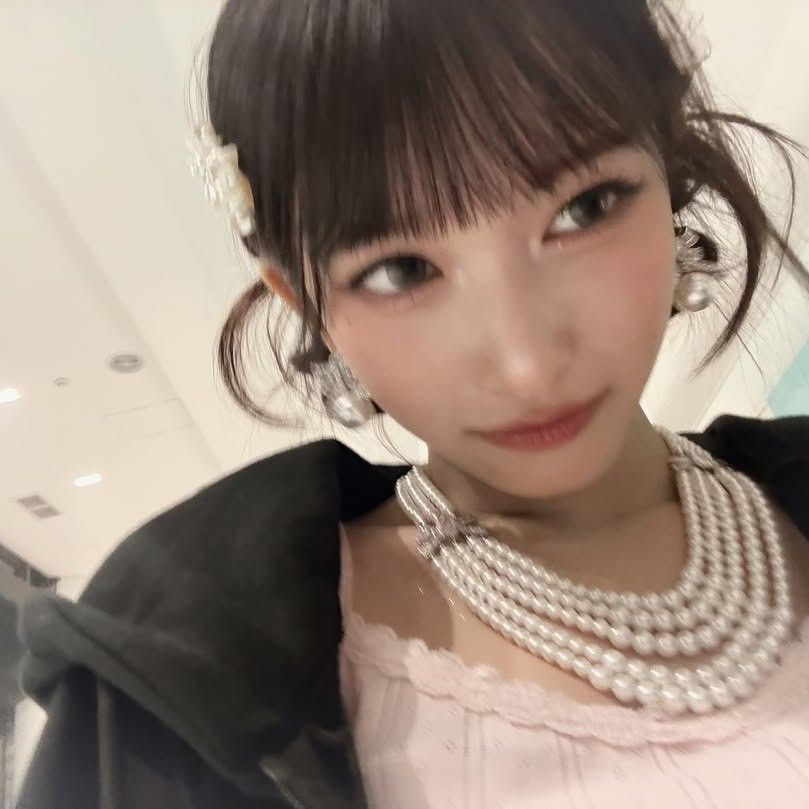 A moment captured by Leeseo (IVE)'s fan