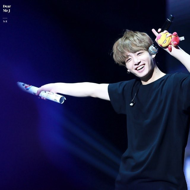 A moment captured by Jungkook (BTS)'s fan