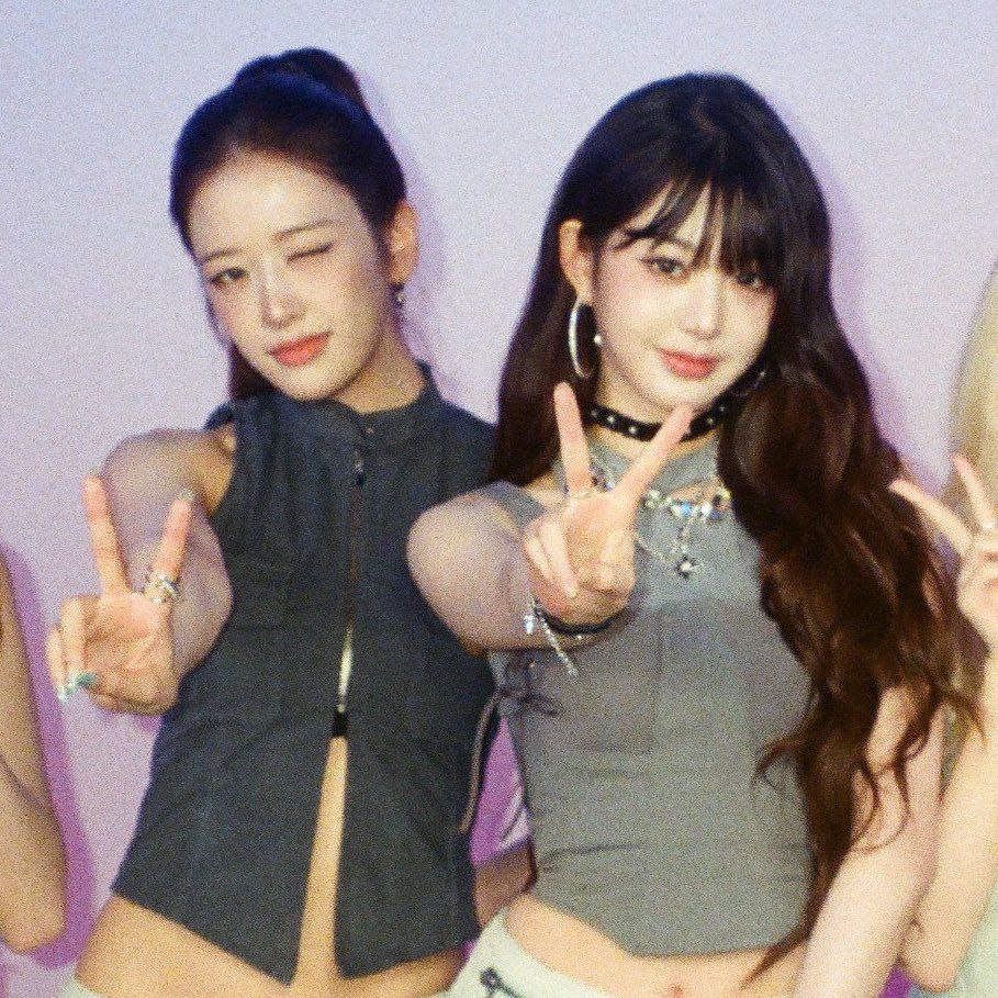 A moment captured by An Yujin (IVE)'s fan