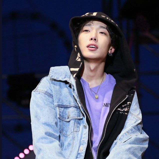 A moment captured by BOBBY (iKON)'s fan