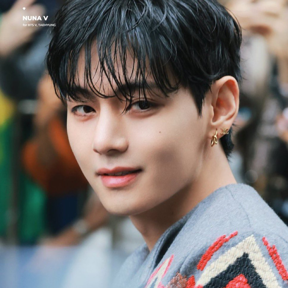 Recent activity shot of V (BTS)