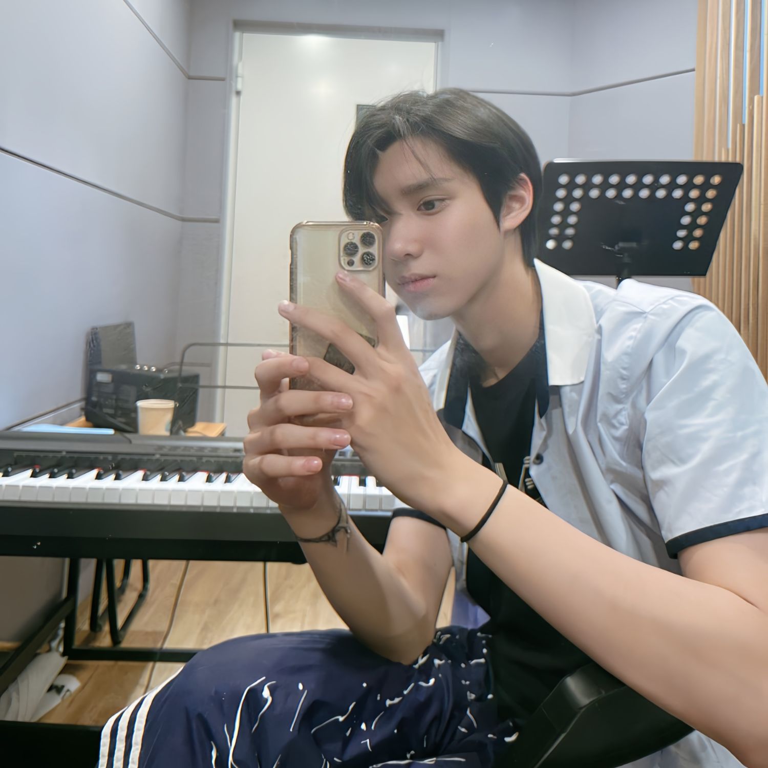 A moment captured by Juwang (KickFlip)'s fan