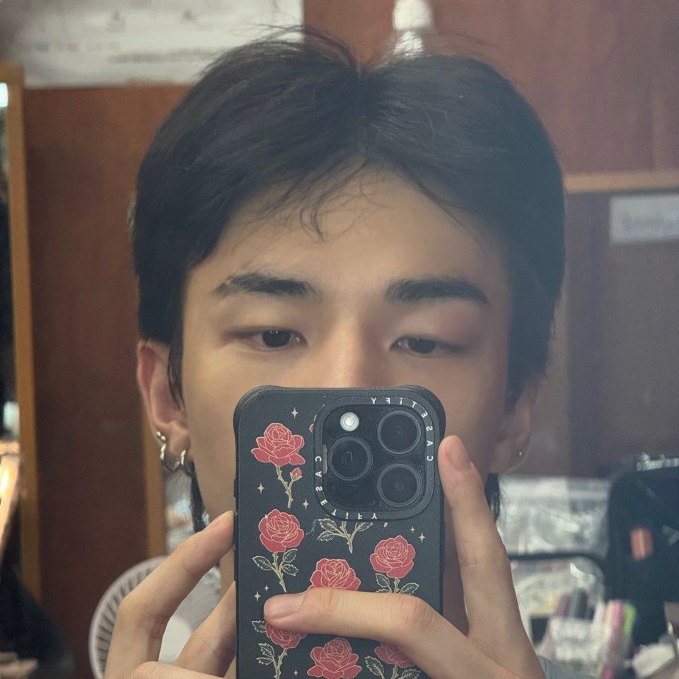 A moment captured by Hyunjin (Stray Kids)'s fan