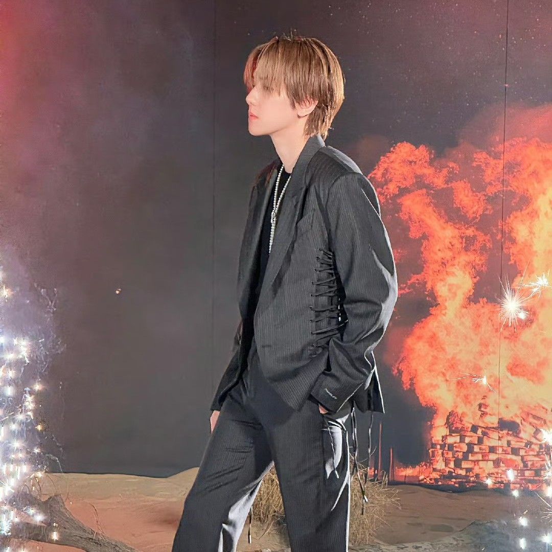 Recent activity shot of Baekhyun (EXO)