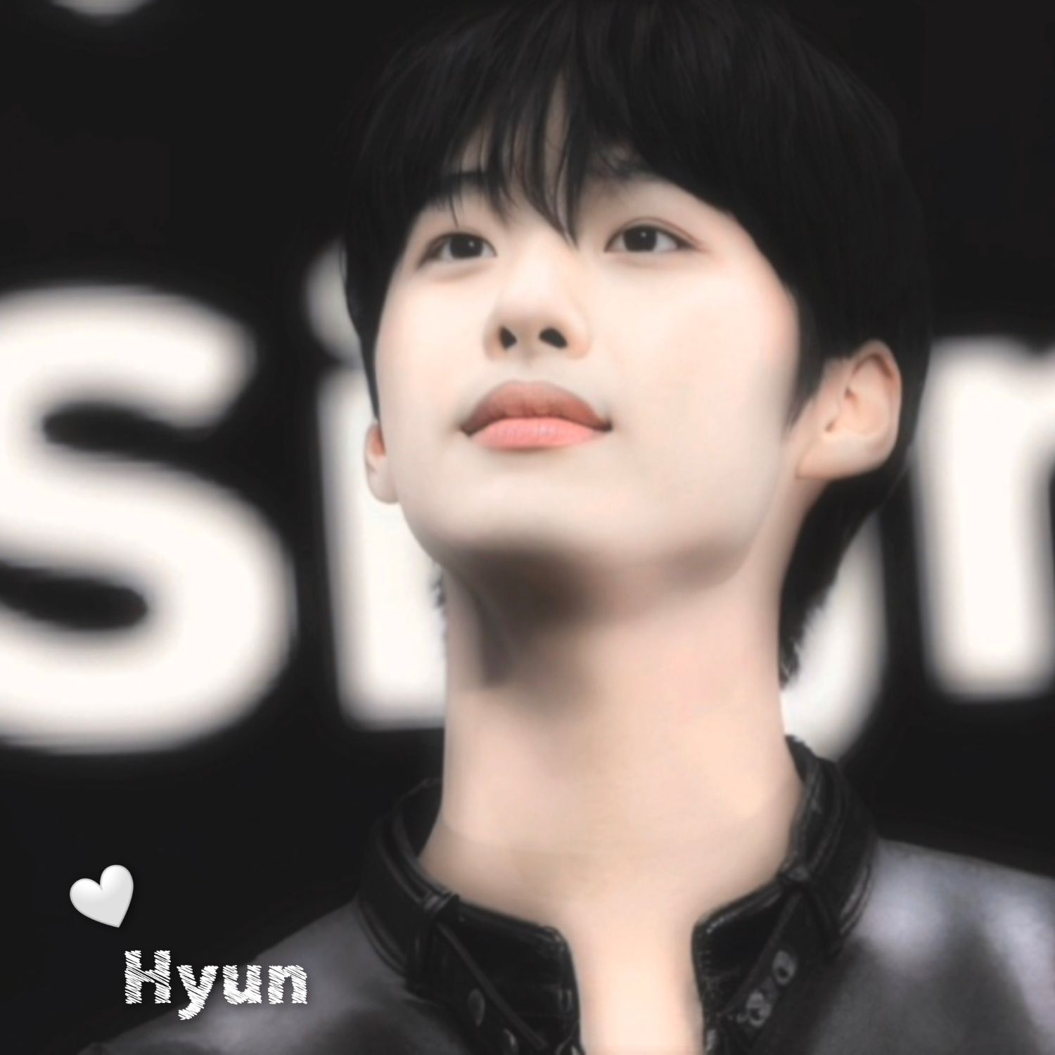 Behind-the-scenes cut of Hyun
