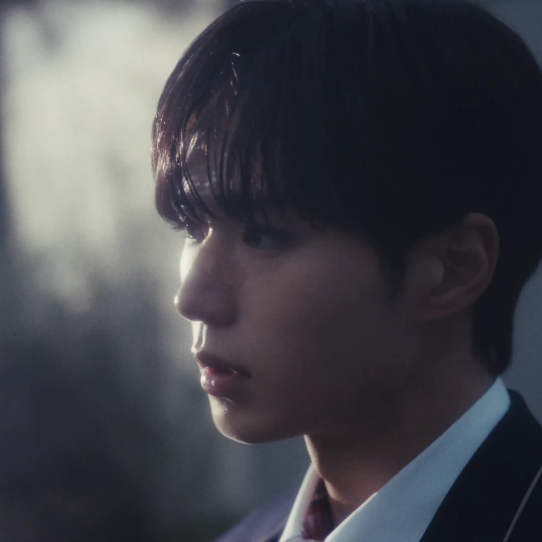 Behind-the-scenes cut of Kim Junseo (ALPHA DRIVE ONE)