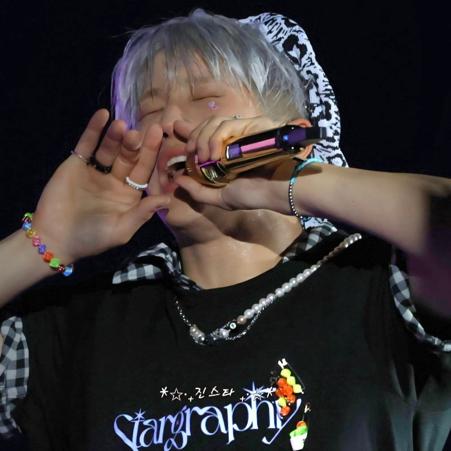 A moment captured by Jinjin (ASTRO)'s fan