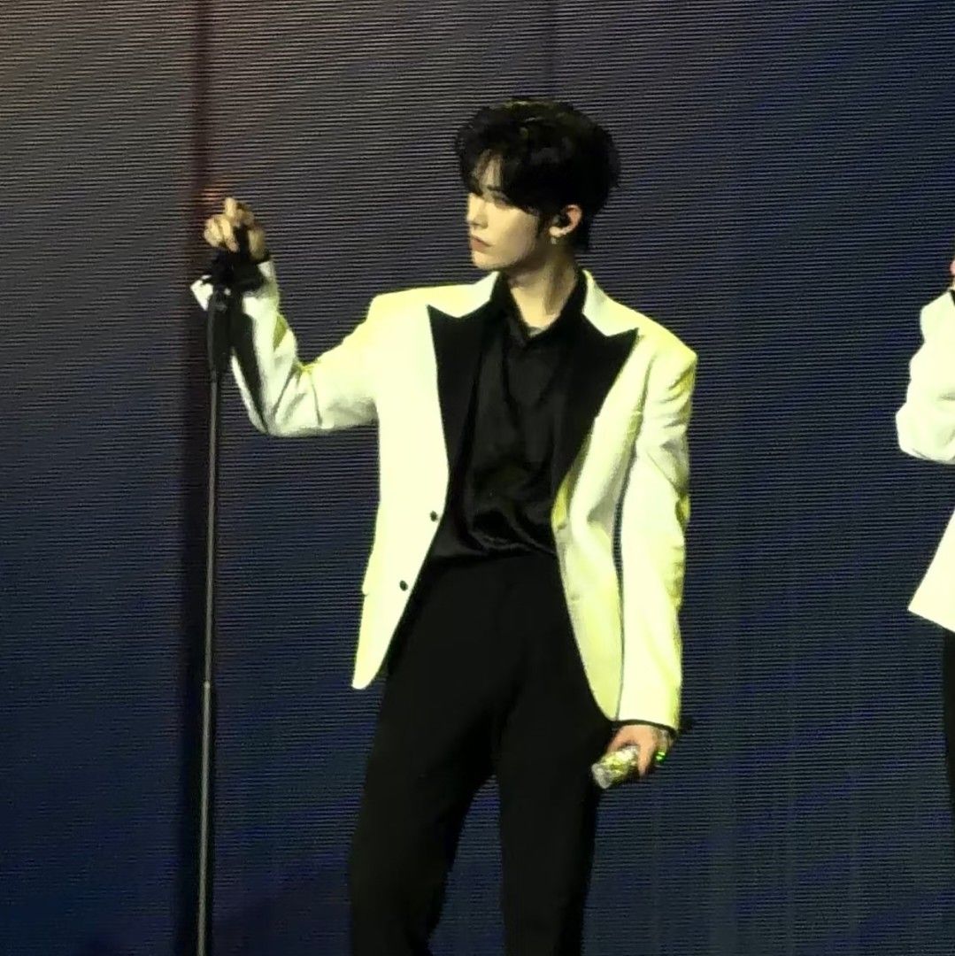 Latest photo of Ricky (ZEROBASEONE)