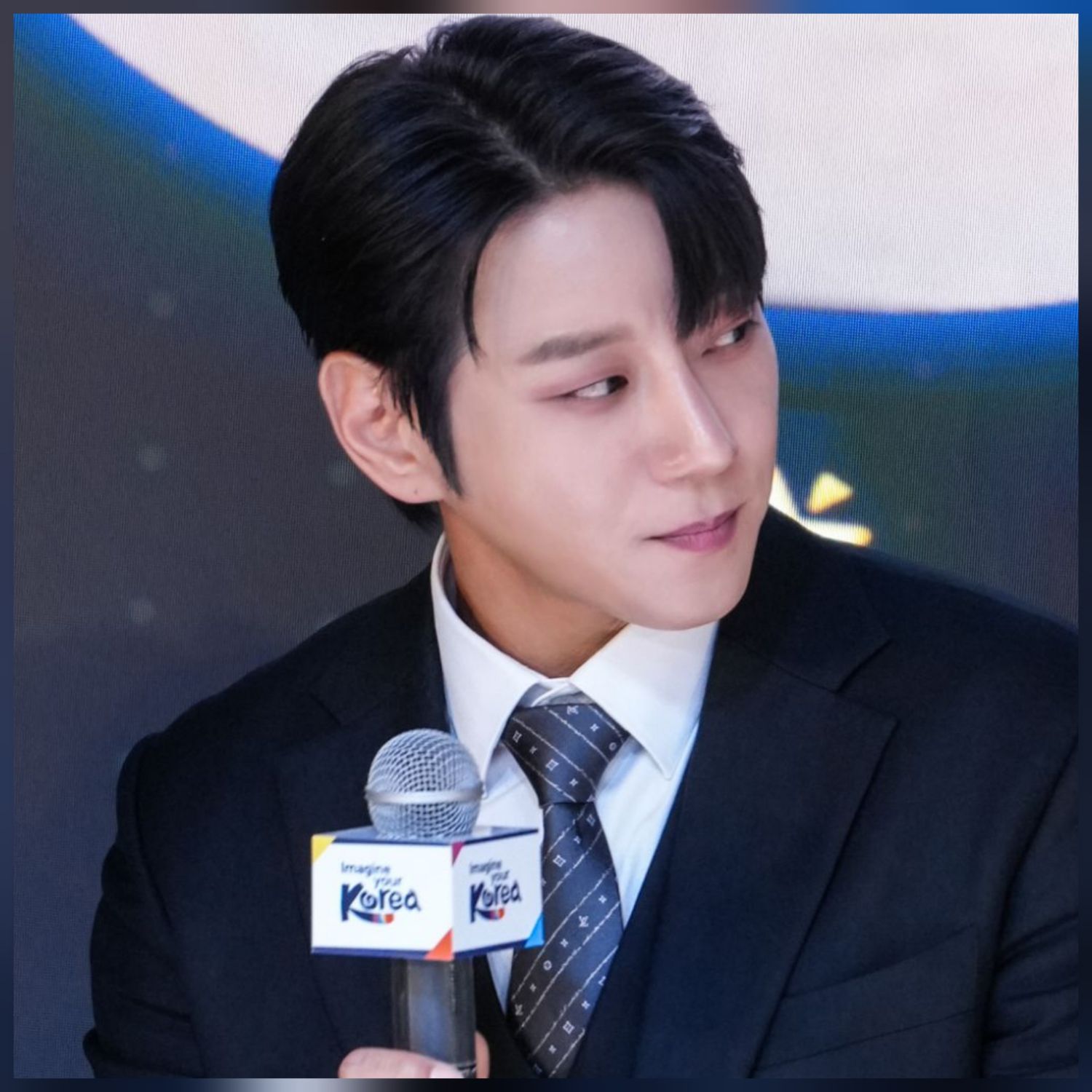 Latest photo of Hwang Chiyeol