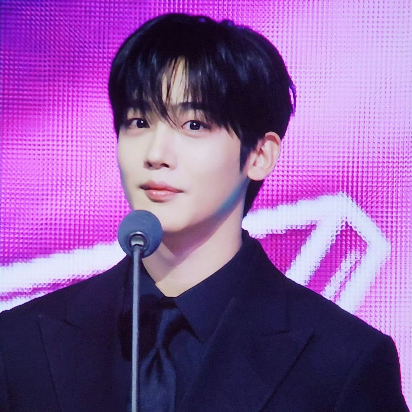 Behind-the-scenes cut of Kim Yohan (WEi)