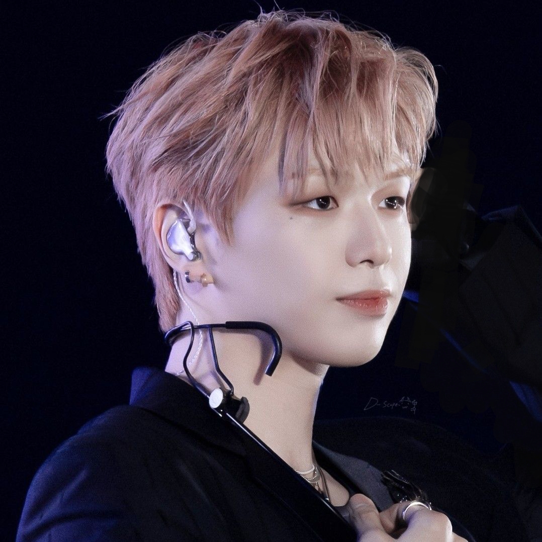 Behind-the-scenes cut of Kang Daniel