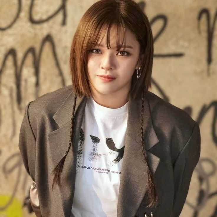 Recent activity shot of Jeongyeon (TWICE)