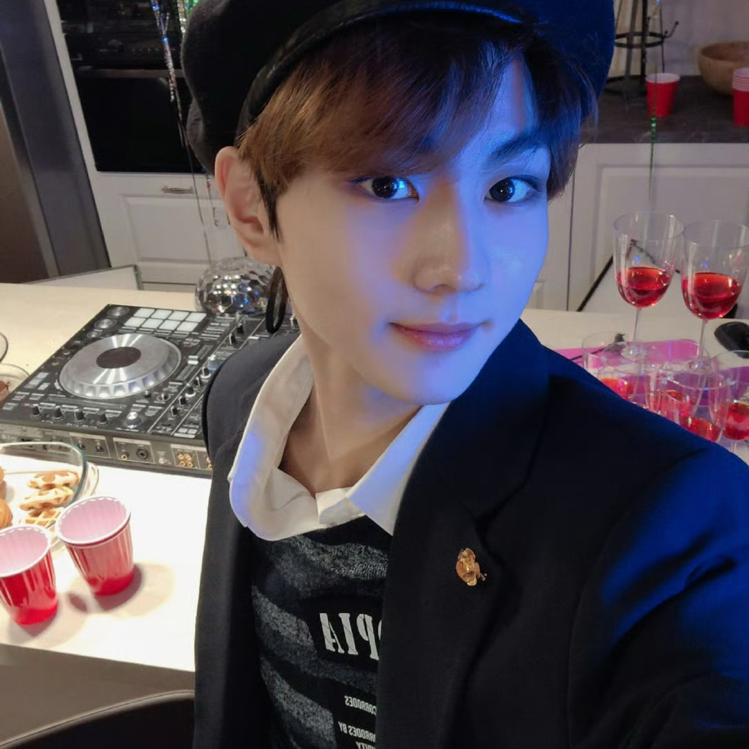 Behind-the-scenes cut of Jungwon (ENHYPEN)