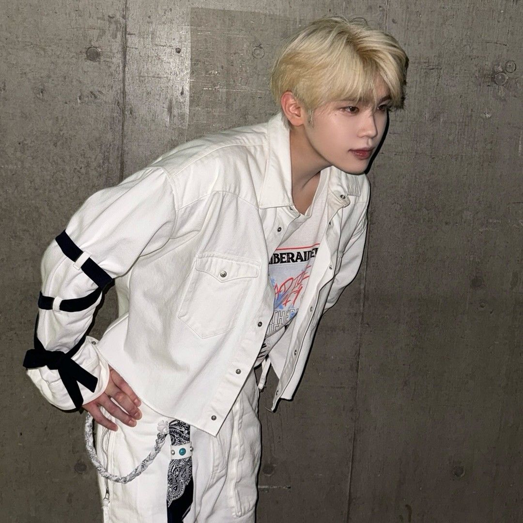 Latest photo of Kim Taerae (ZEROBASEONE)