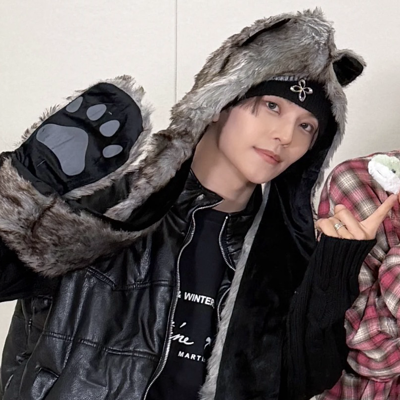 A moment captured by He Xinlong (ALPHA DRIVE ONE)'s fan