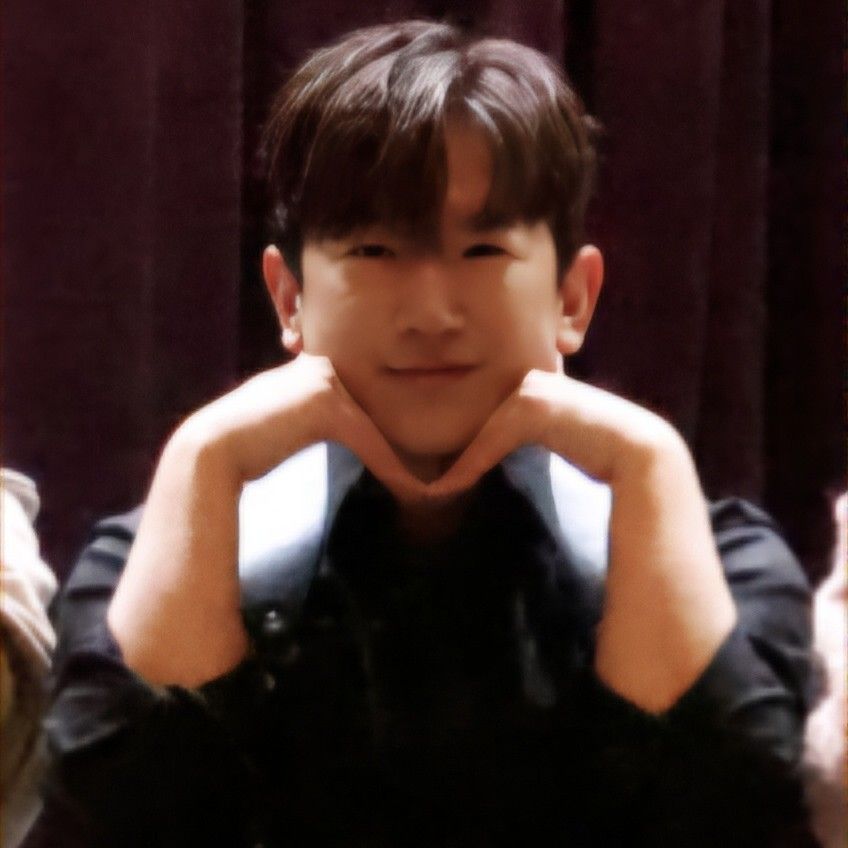 Behind-the-scenes cut of Lee Minwoo (SHINHWA)